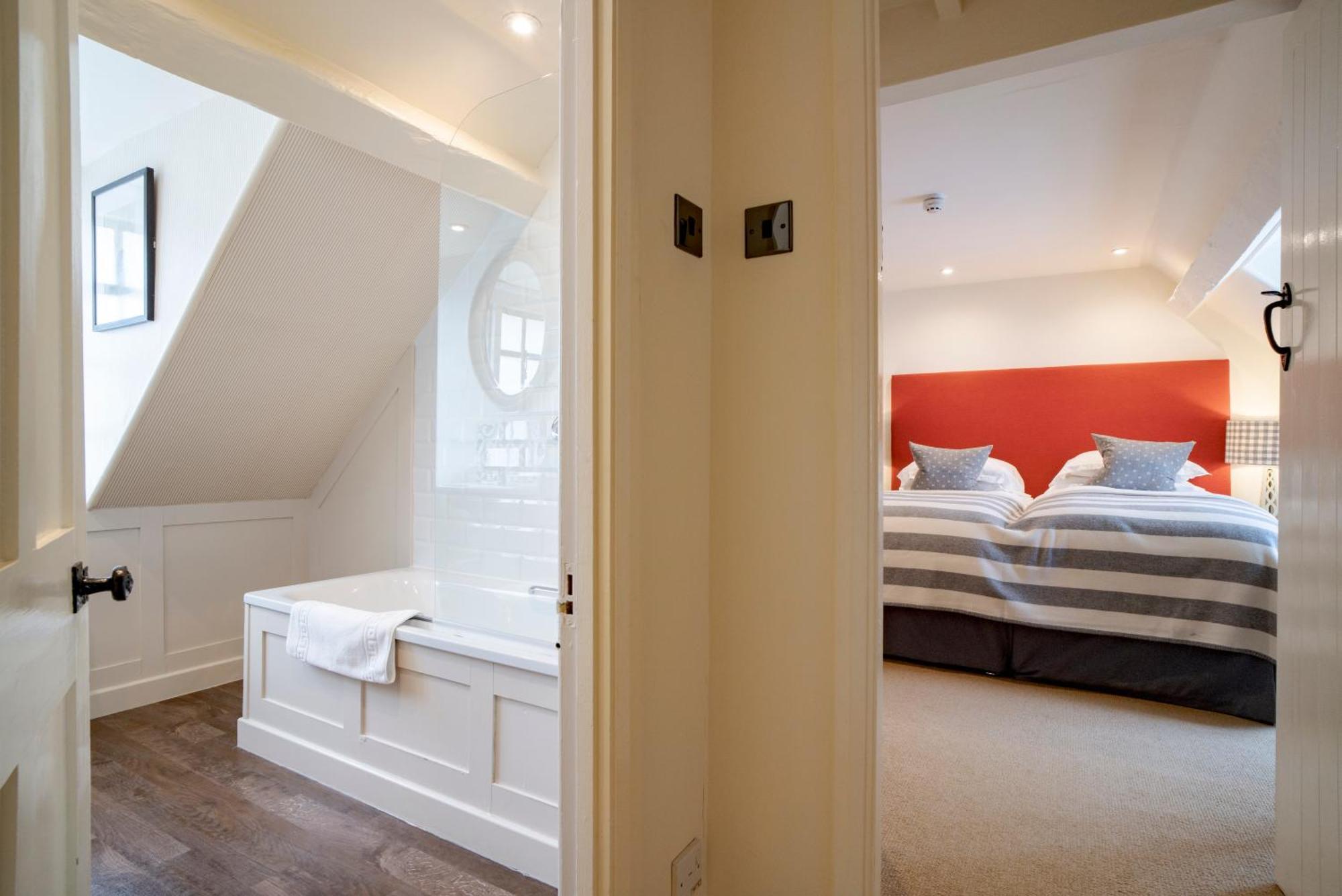 The Hare & Hounds Hotel Tetbury Habitación foto