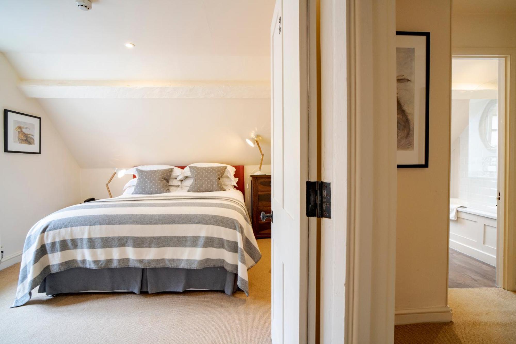 The Hare & Hounds Hotel Tetbury Habitación foto