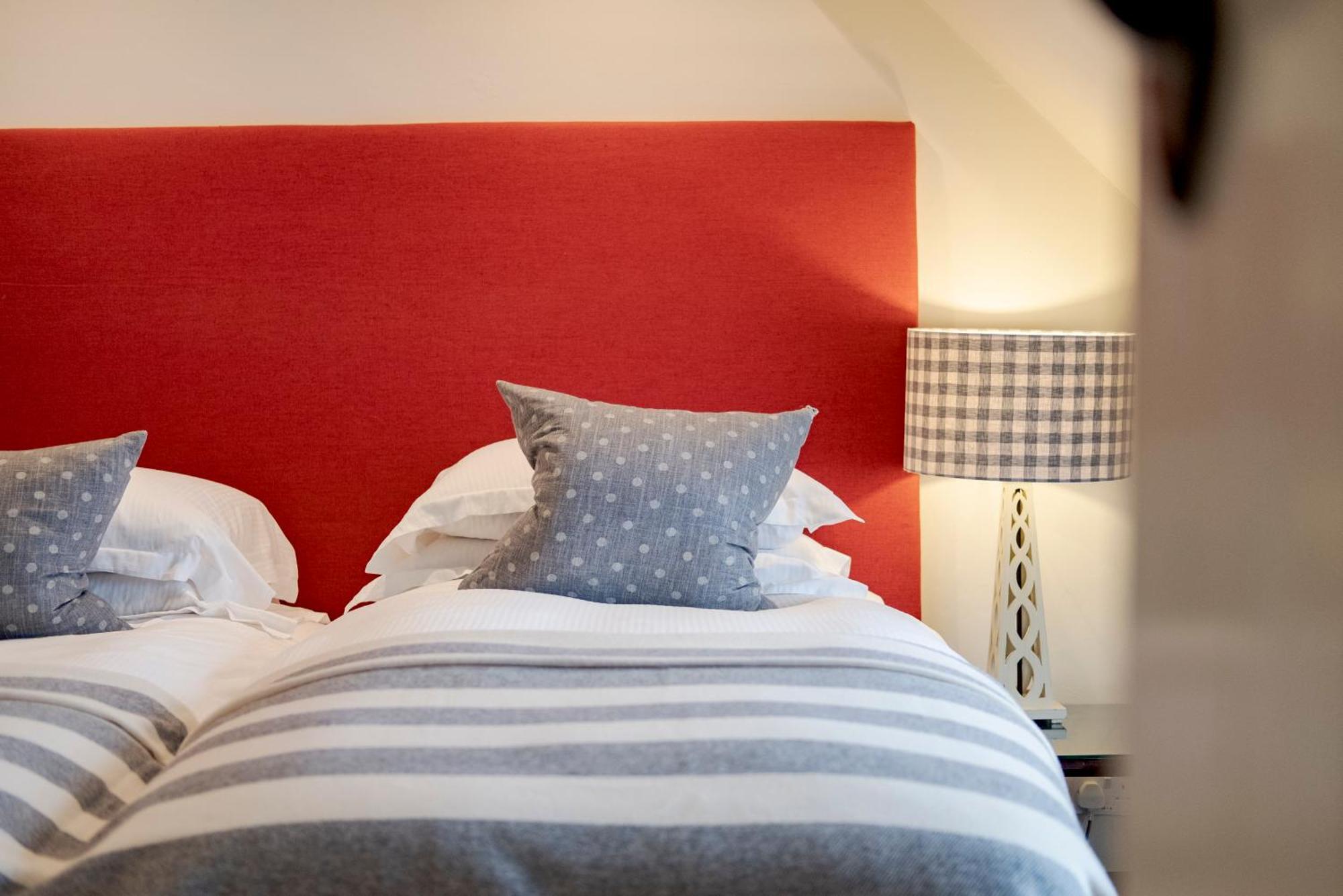 The Hare & Hounds Hotel Tetbury Habitación foto