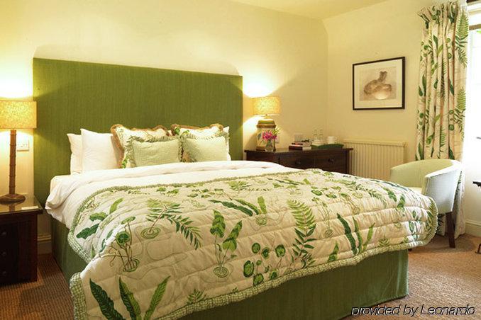 The Hare & Hounds Hotel Tetbury Habitación foto